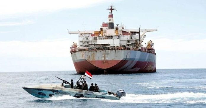 Les-Houthis-ont-tire-un-missile-anti-navire-apres-les-frappes-au-Yemen-1024x538
