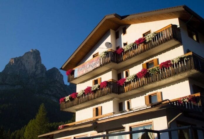 hotel-garni-ongaro-dolomiti-turisti-israeliani-696x475