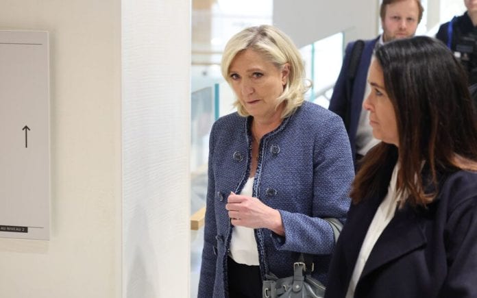 Soupçons d'emplois fictifs: jugement pour Marine Le Pen, le Rassemblement national et 24 autres prévenus. Tribunal de Paris - Batignolles Chambre correctionnelle 11-1