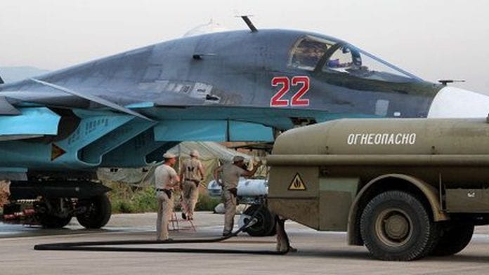 Sukho-russe-sur-tarmac-Lattaqui