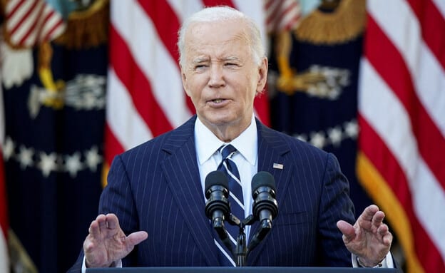 joebiden071112222_re_autoOrient_i