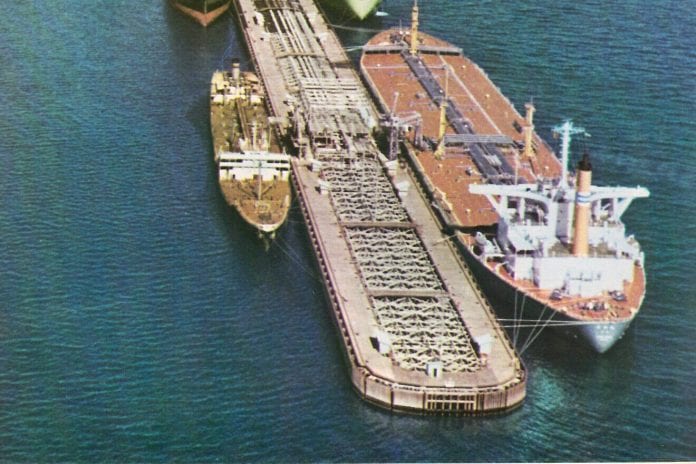 Kharg_oil_loading_terminal-1320x880
