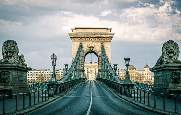 Pont-des-Chaînes-Budapest-1024x655