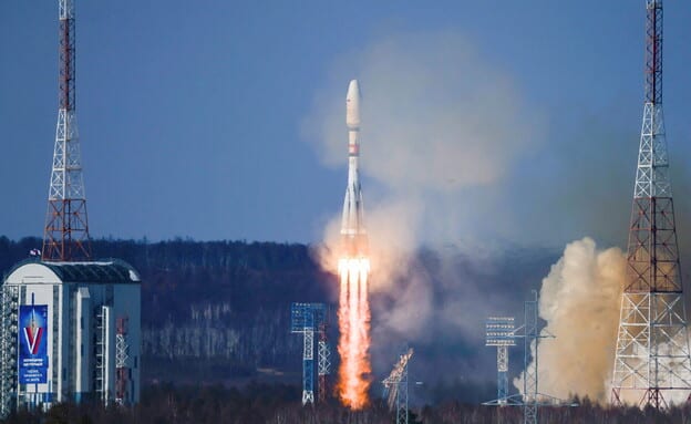 RUSSIAIRANSPACE_re_autoOrient_i