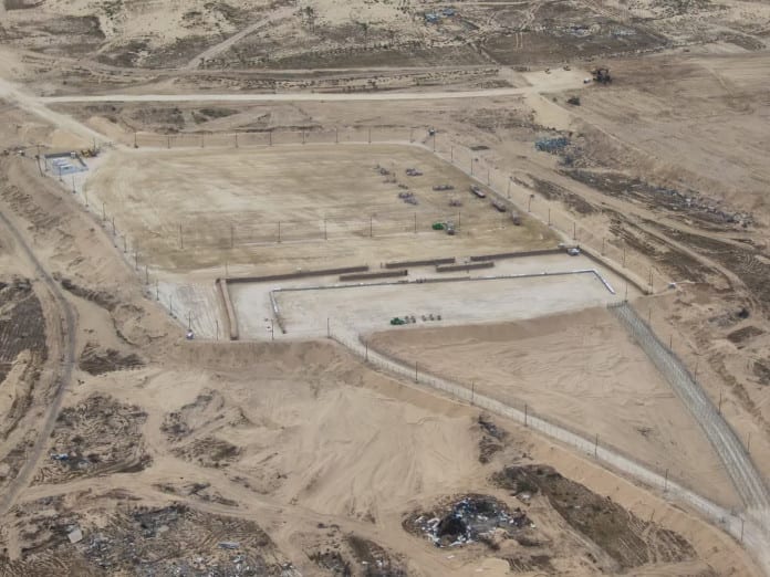 Humanitarian-aid-distribution-center-in-Rafah-IDF-696x522