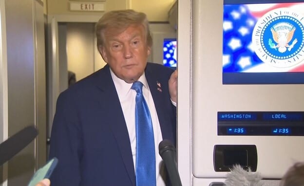 trumpaujrtjv_autoOrient_i
