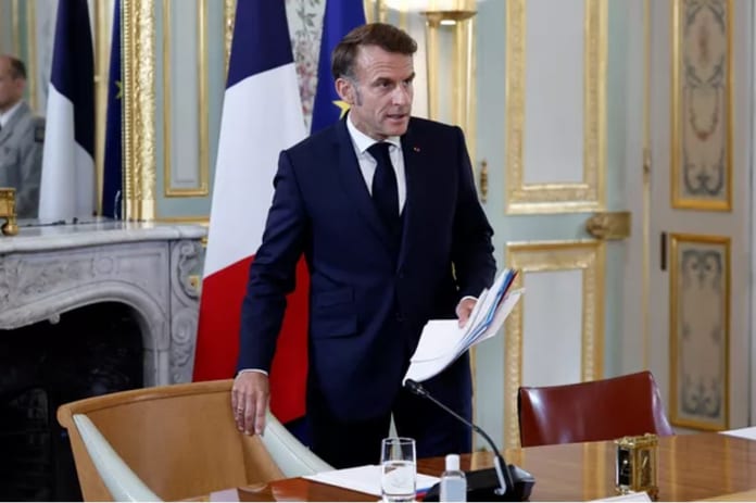 Macron 2