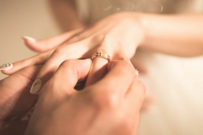 passer-la-bague-au-doigt