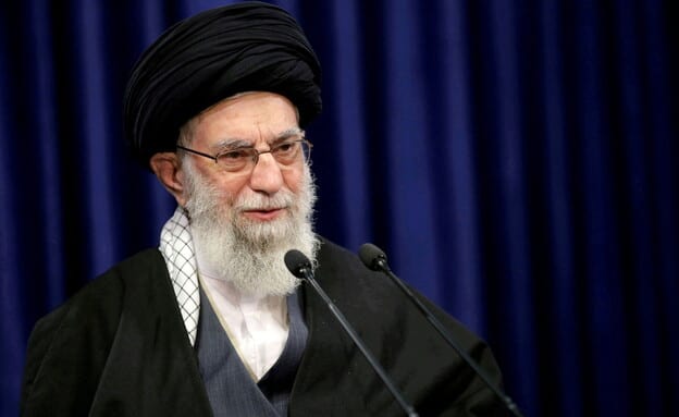 KHAMENAI_re_autoOrient_i