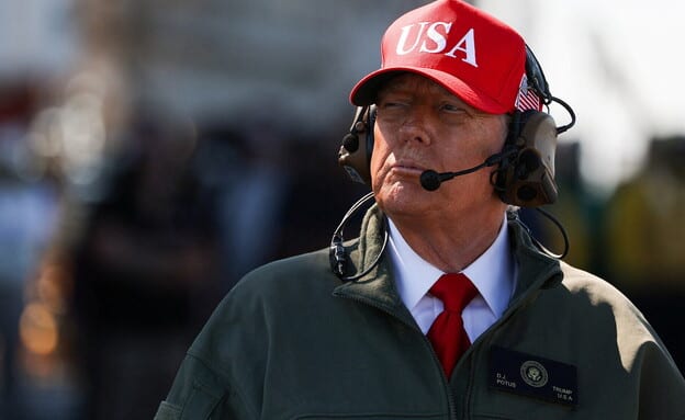 TRUMPBUSH_re_autoOrient_i