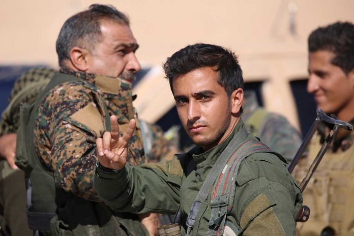 soldats-Forces-democratiques-syriennes-Ain-Issa-Raqa-Syrie-6-novembre-2016_0_1400_939_1337_892