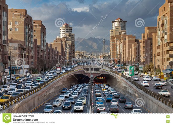 embouteillages-dans-le-tunnel-de-tohid-de-téhéran-72757867