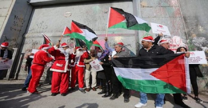 Le-Père-Noël-palestinien-manifeste