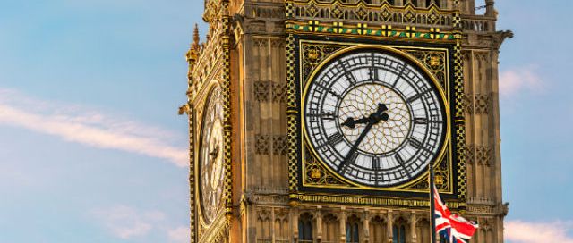 100225-640x360-elisabeth-tower-clock-face-640