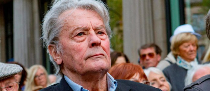 12821217lpw-12823515-article-alain-delon-jpg_4902016_980x426