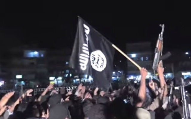 Les-supporters-de-lEtat-islamique-à-une-manifestation-à-Raqqa-en-Syrie-Crédit-Capture-décran-YouTubevice-640x400