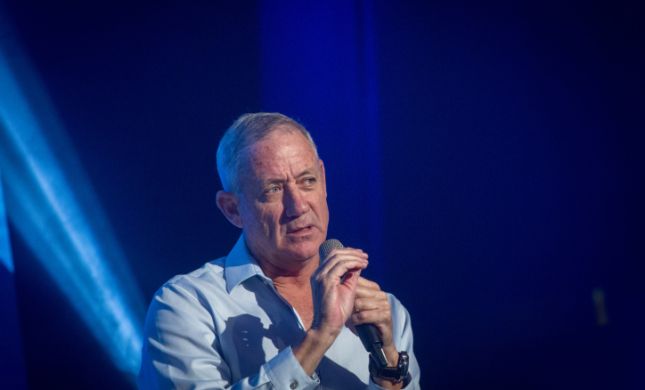 Benny-Gantz-en-civil-MA