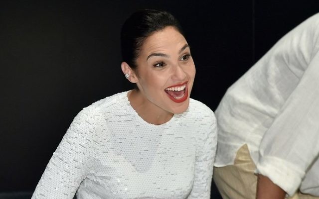 063_820976350-e1500820848144-640x400