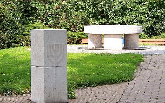 450px-Hoogezand_-_Klein_-_Joods_monument-640x400