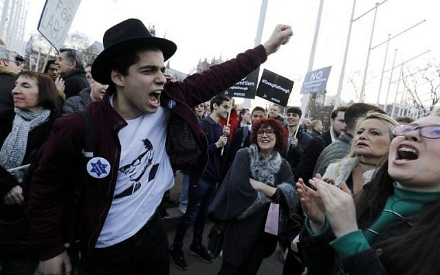 protest8-640x400