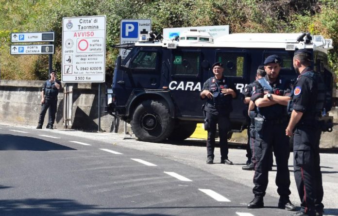 960x614_carabiniers-italiens-sicile-illustration