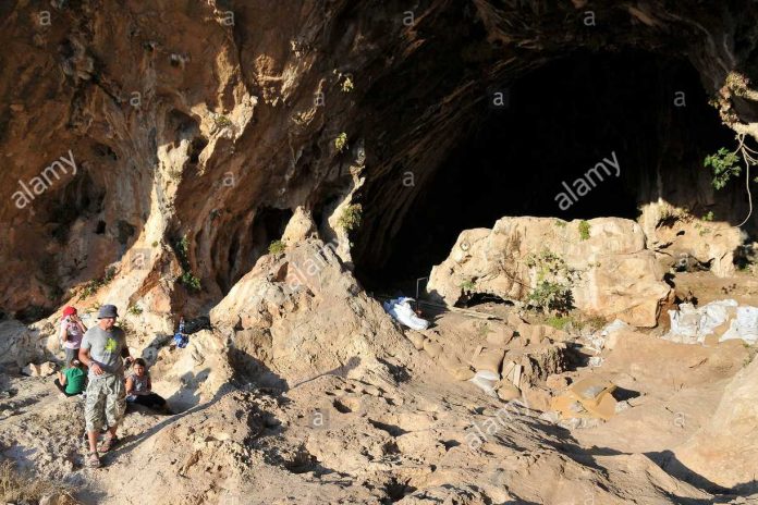 israel-montagne-de-carmel-rakefet-grotte-les-recentes-fouilles-ont-mis-au-jour-des-vestiges-prehistoriques-xbhrw5_1223_815