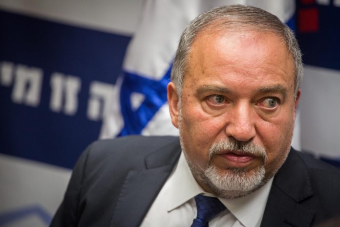 Avigdor-Lieberman-2-HP