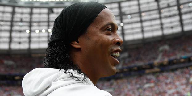 Bresil-Ronaldinho-soutient-le-candidat-d-extreme-droite