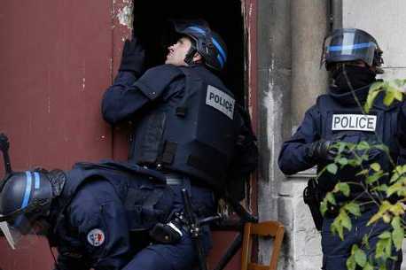 Video-d-allegeance-a-Daech-sept-personnes-interpellees-au-Mans_458_306
