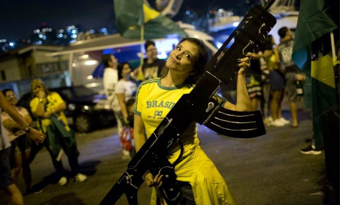 bresil-bolsonaro-medias-cliches-samba-1200x726