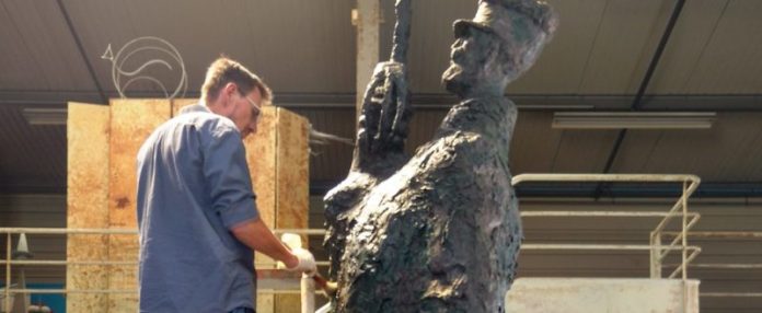 last-details-tim-statue-dreyfus1-800x329