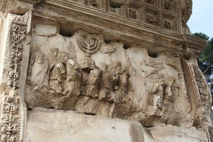 Arc_titus_relief_sud-750x500