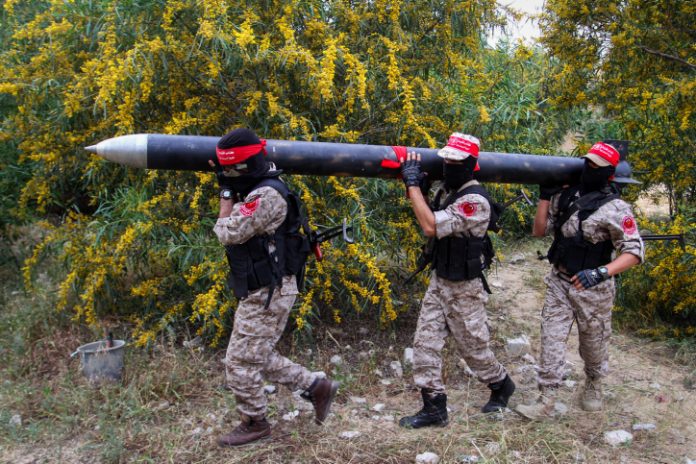 Roquette-portée-par-des-terroristes-ARK