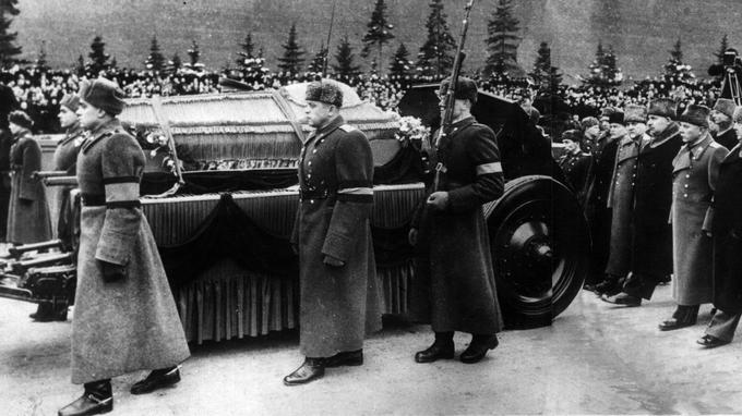 Stalin's coffin and funeral procession