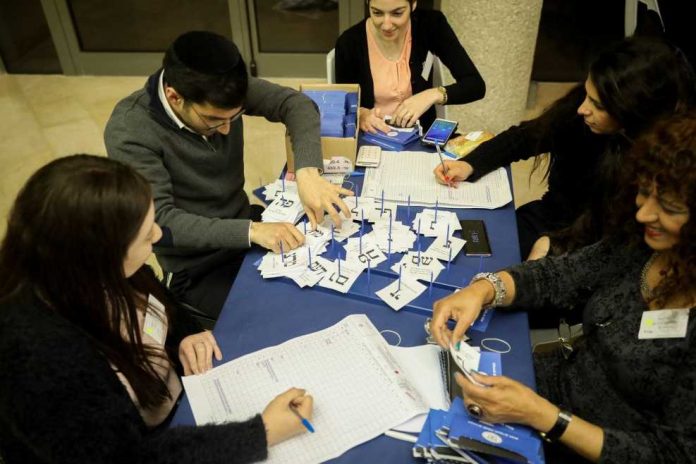Elections-Counting-11_987_658