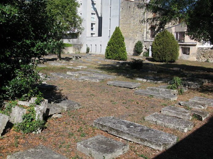 264386-vue-ensemble-cimetiere-des-portugais-cours-marne-bordeaux--696x522