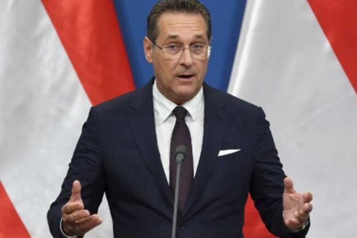830x532_vice-chancelier-chef-parti-extreme-droite-autrichien-fpo-heinz-christian-strache-6-mai-2019-lors-conference-presse_761_507
