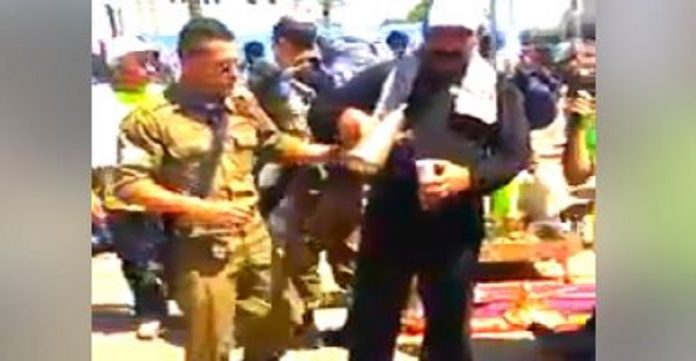 Un-cheikh-druze-avec-les-soldats-de-Tsahal