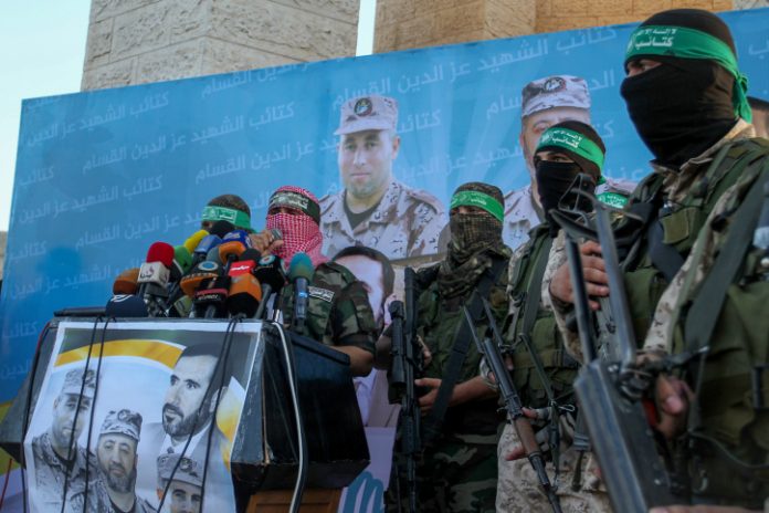 Hamas-devant-les-micros-Abed-Rahim-Khatib
