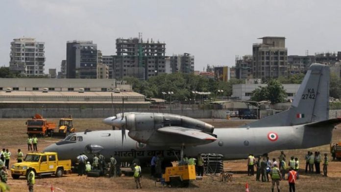 international-officials-examine-aircraft-chhatrapati-overran-transport_af89e410-a334-11e9-85f3-0f8400bbe260-800x450