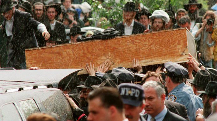rebbe-schneerson-dies-funeral