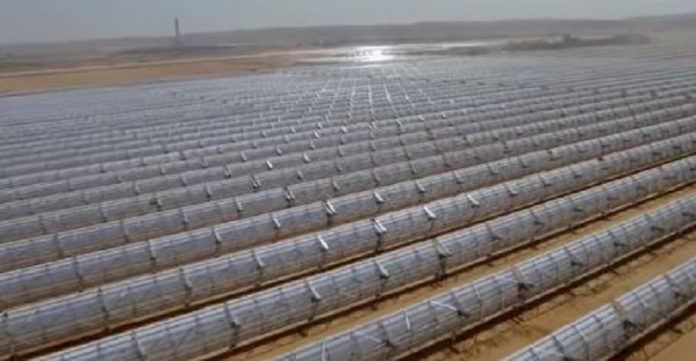 La-nouvelle-centrale-solaire-israélienne-à-Ashalim (1)