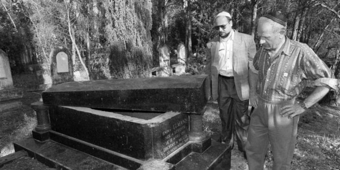 la-profanation-du-cimetiere