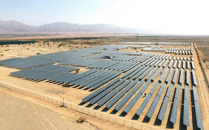 Aerial-view-of-solar-panels-in-the-Southern-Israeli-city-of-Eilat.-Photo-by-Moshe-ShaiFLASH90-1024x640