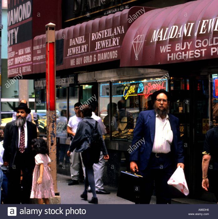 diamond-district-47-th-street-new-york-city-manhattan-juifs-orthodoxes-a86dh6