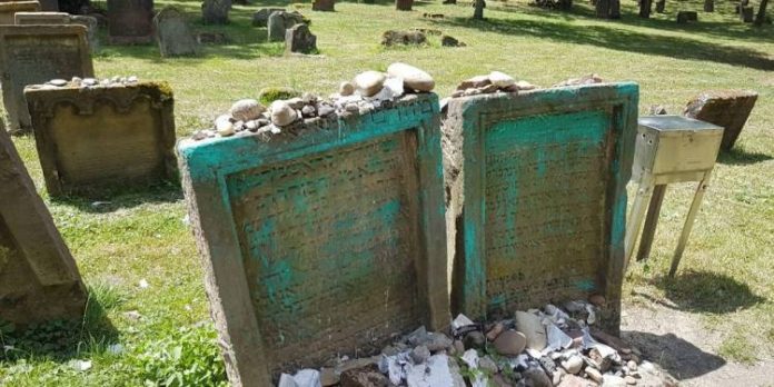 Tombe-du-Maharam-de-Rothenburg-Worms-750x375