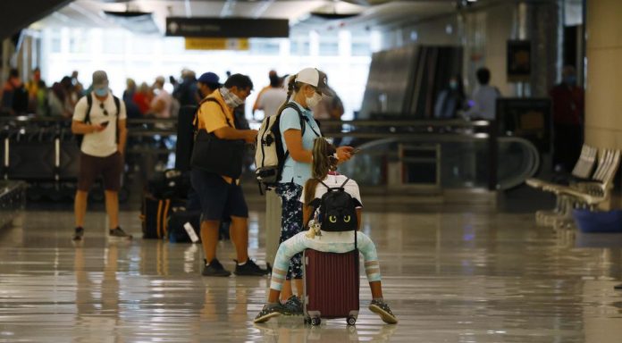 1326552-cheknews-passagers-usa