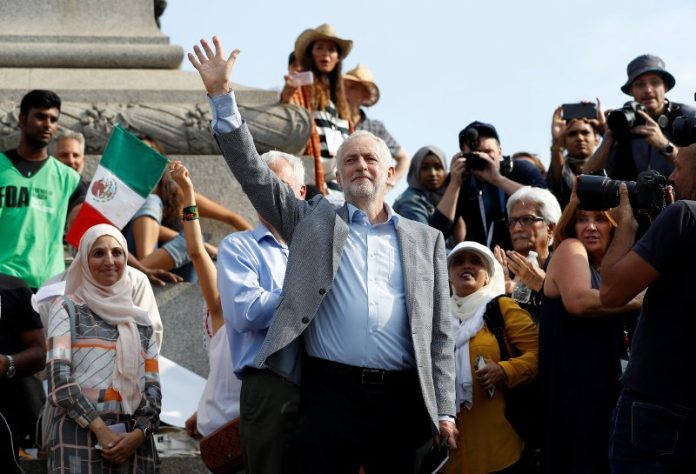 Corbyn-Trump-Protestx800