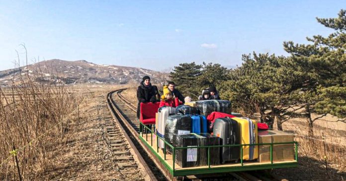 26russia-Trolley-facebookJumbo