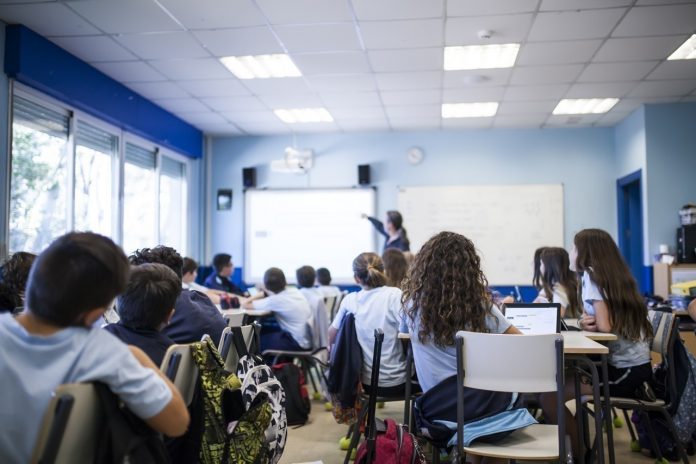 ecole-adobe-stock